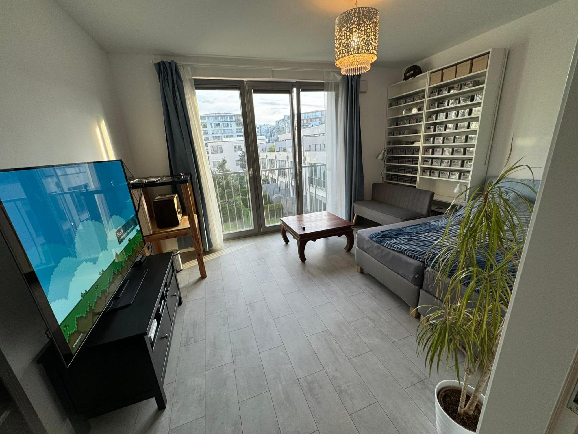 Hospedagem domiciliar Luxus In Mitte Mit Laptop, Grossem Tv, Neuem Bett Und Privatem Badezimmer *
