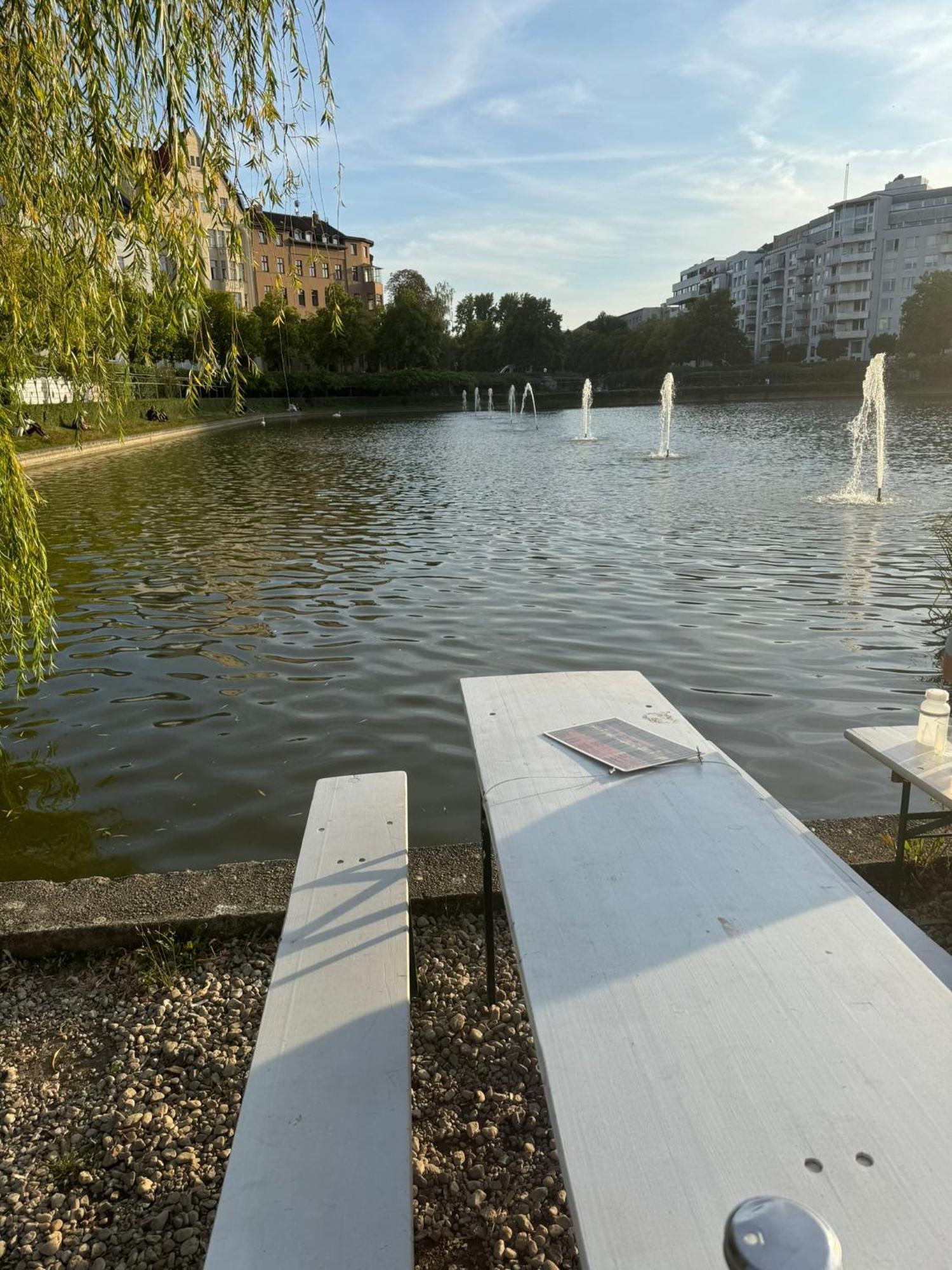 Luxus In Mitte Mit Laptop, Grossem Tv, Neuem Bett Und Privatem Badezimmer * Berlim